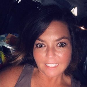 Meet your Posher, Angelia